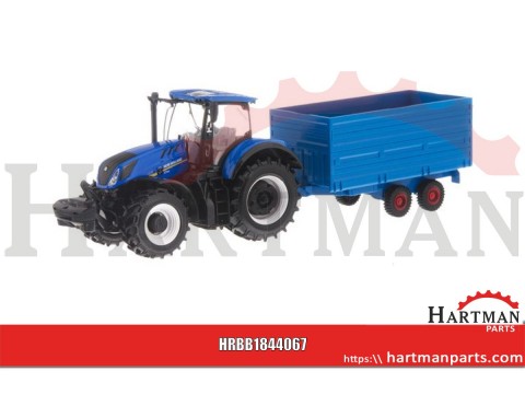 Ciągnik New Holland T7.315 z przyczepą do siana